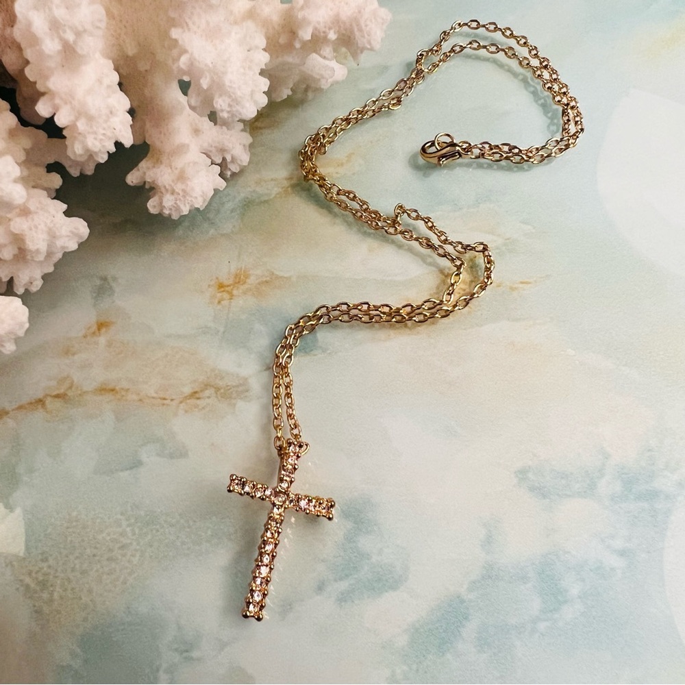 Faux Diamond Cross Charm Pendant Necklace